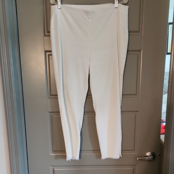 White House Black Market Pants - White House Black Market White Capris